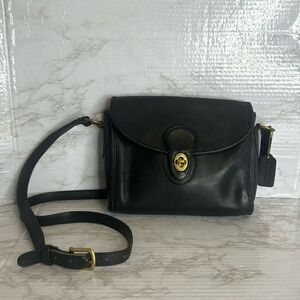 Coach Vintage Devon 9908 Classic Black Leather Turnlock Crossbody Bag Purse USA